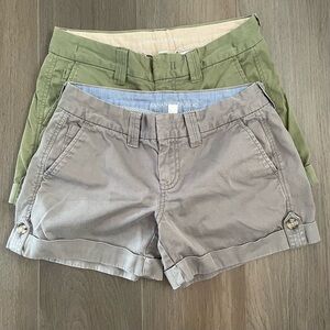 Two pairs of Banana Republic Weekender Shorts in Grey & Green in US 2